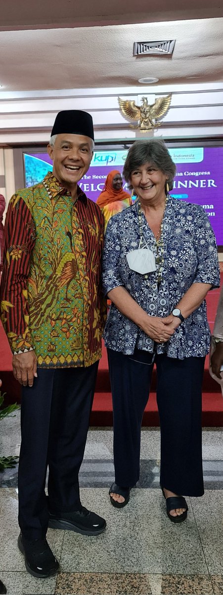 LiaSciortino's tweet photo. After long waiting #GanjarPranowo is the presidential candidate for PDIP (flasback photo last Nov) #CapresPDIP https://t.co/SRCh7IHeLo https://t.co/lMa7CtLNjV