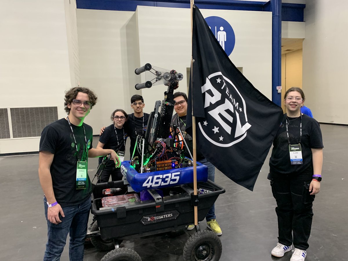 REVrobotics's tweet photo. #DYK: Almost 30 #TeamREV teams are currently competing at #FIRSTChamp! Bookmark this webpage to learn more about our sponsorship program, and check back later this summer for updates regarding next season: https://t.co/C8cd0AekpN https://t.co/HmkVOS9Ro6