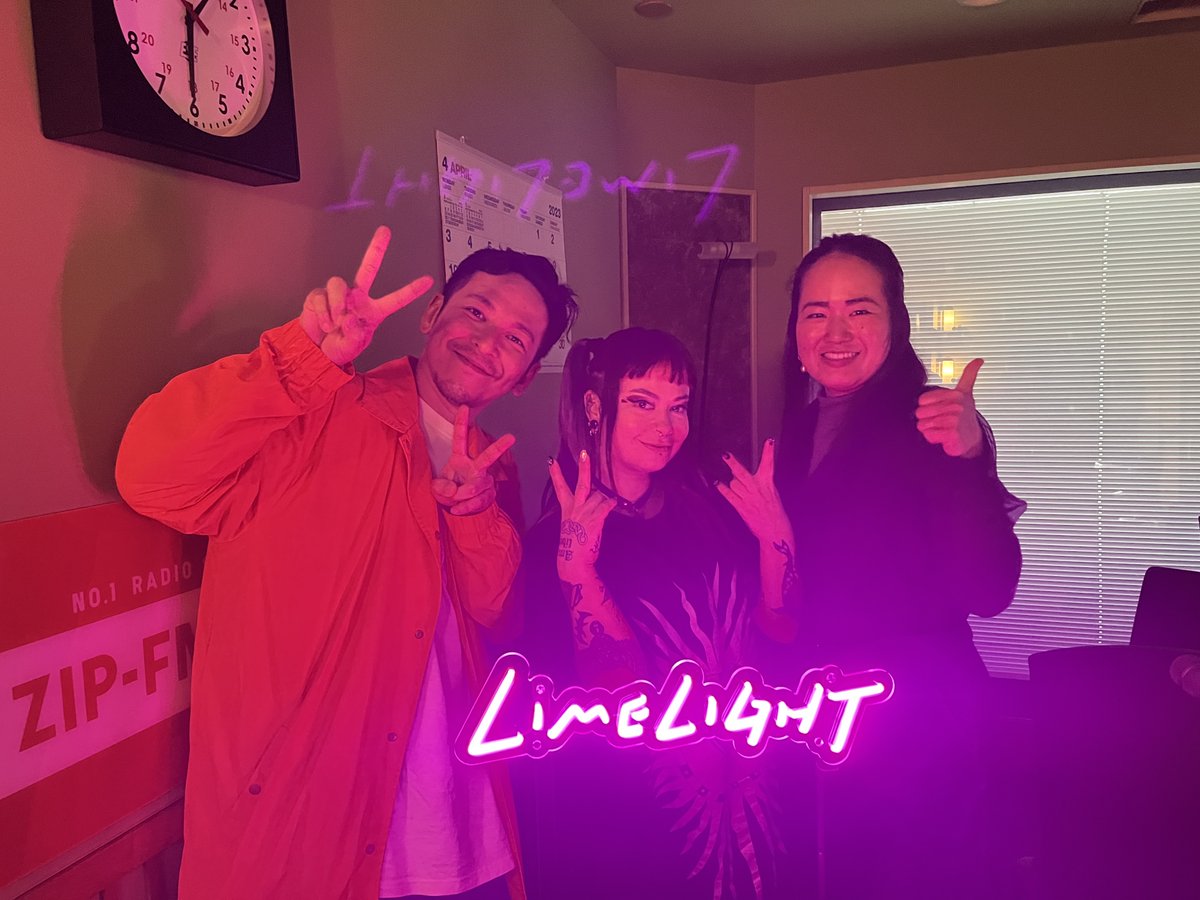 Limelight778's tweet photo. #鉄平 ナビゲート『Limelight』
/
4/22のゲスト
#レダニア
\
世界で活躍するグラフティアーティスト
#LEDANIA さんと
東京でギャラリーを営む #酒井杏子 さんの
「現在」「過去」「未来」を探っていきます🔭
🕰️放送日時
4/22(土) 23:30〜
📻radiko
https://t.co/K6N92rrGcs
#来夢来人778 #zipfm https://t.co/O5jUqUlRYb