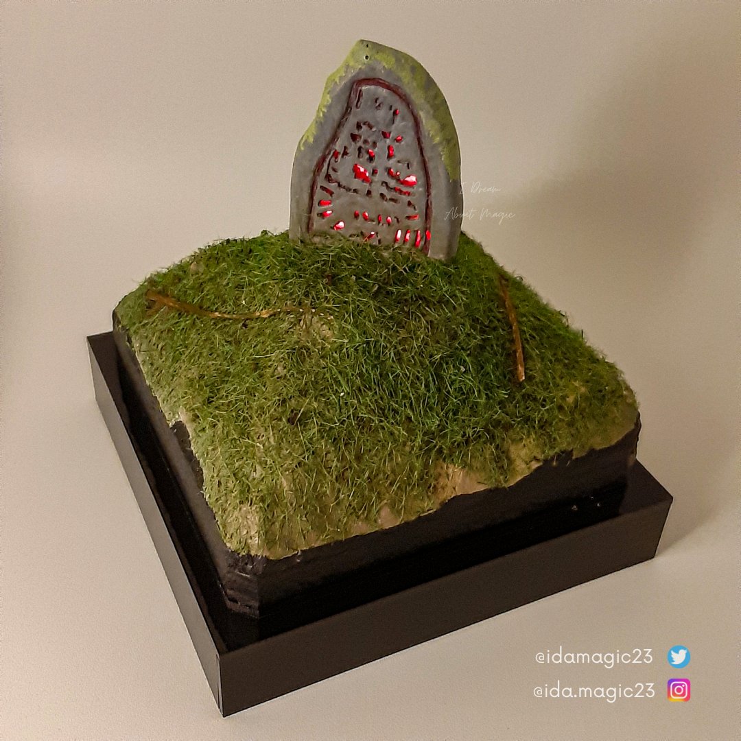 IdaMagic23's tweet photo. More pics in different angles
#Valheim #ValheimGame #Runestone #VikingSpirit #NorseMythology #GamingCommunity #VideoGameArt #DioramaArt #PassionProject #Diorama #Miniature #MiniatureArt #ScaleModel #ModelMaking #ModelMiniature #Terrain #GeekArt #NerdArt #FantasyArt https://t.co/ycJs6sAic0