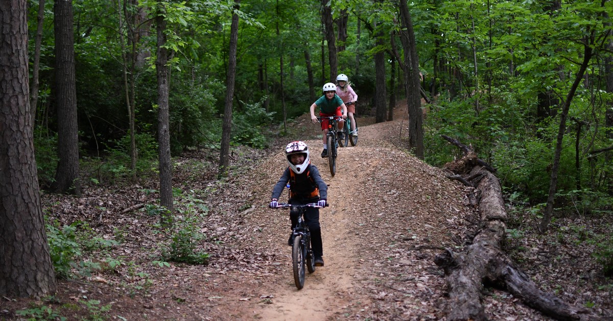 FYVgov's tweet photo. Have you signed up for Beginner Mountain Biking? 

As part of the Outdoor Fayetteville series, this class will be held Monday, April 24, 6-8 p.m. at Lake Fayetteville. 

For more information, go to: https://t.co/fOYkhdayUm https://t.co/H2Go2XmXPG