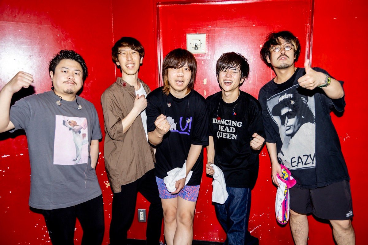 KYUSO_NEKOKAMI's tweet photo. 【クラング×キュウソ‼︎】

■ 4/21(金) @ 名古屋CLUB QUATTRO
Klang Ruler「Space Colony」🚀🌠
@Klang_Rulerinfo 

Klang Rulerのツアー初日💥‼️
名古屋の皆さんありがとうございました✨

1.Welcome to 西宮
2.ビビった
3.ファントム
4.GALAXY
5.空芯菜
6.DQN
7.私飽きぬ私
8.The band

📸@vizkage https://t.co/qZgXwSAoHb