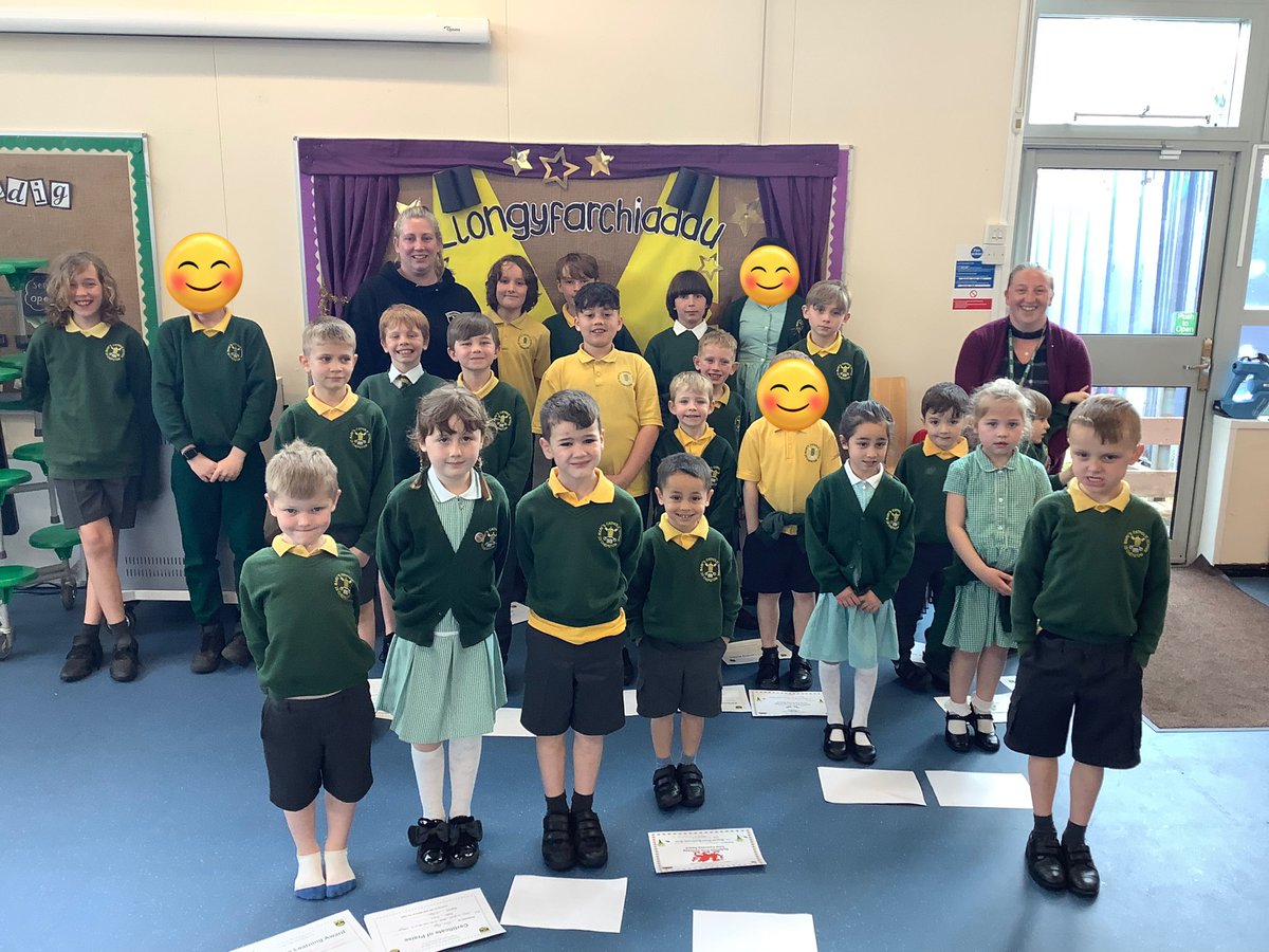 StMarysRCSch's tweet photo. Our amazing certificate winners this week #Friday #praiseassembly π
https://t.co/GdM37mWjQu