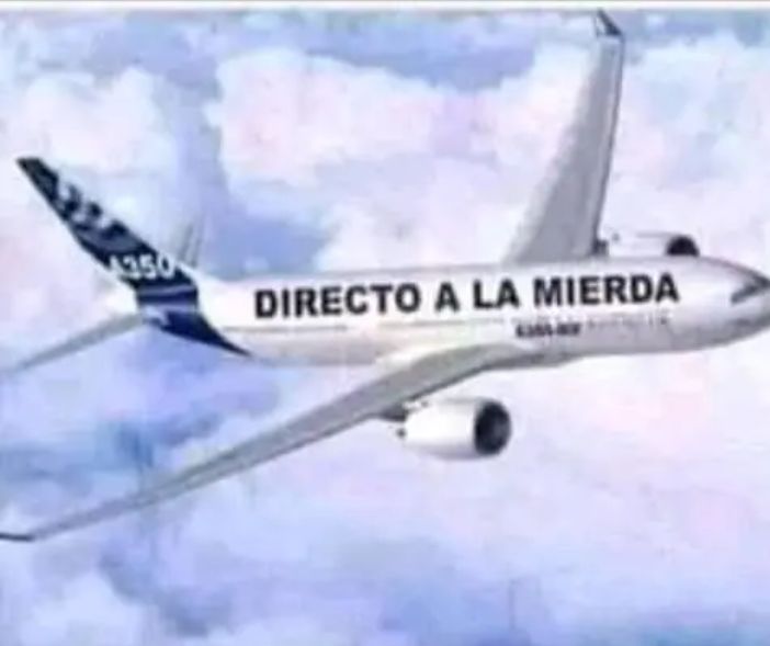 Lanzarote00's tweet photo. Propongo un crowfunding para comprar un avión más acorde al ego del parásito de Moncloa . 
Avión que sería de viaje único y sin posibilidad de retorno .
Quién se apunta ? 
Jajajajaja. https://t.co/BLK87mekkY