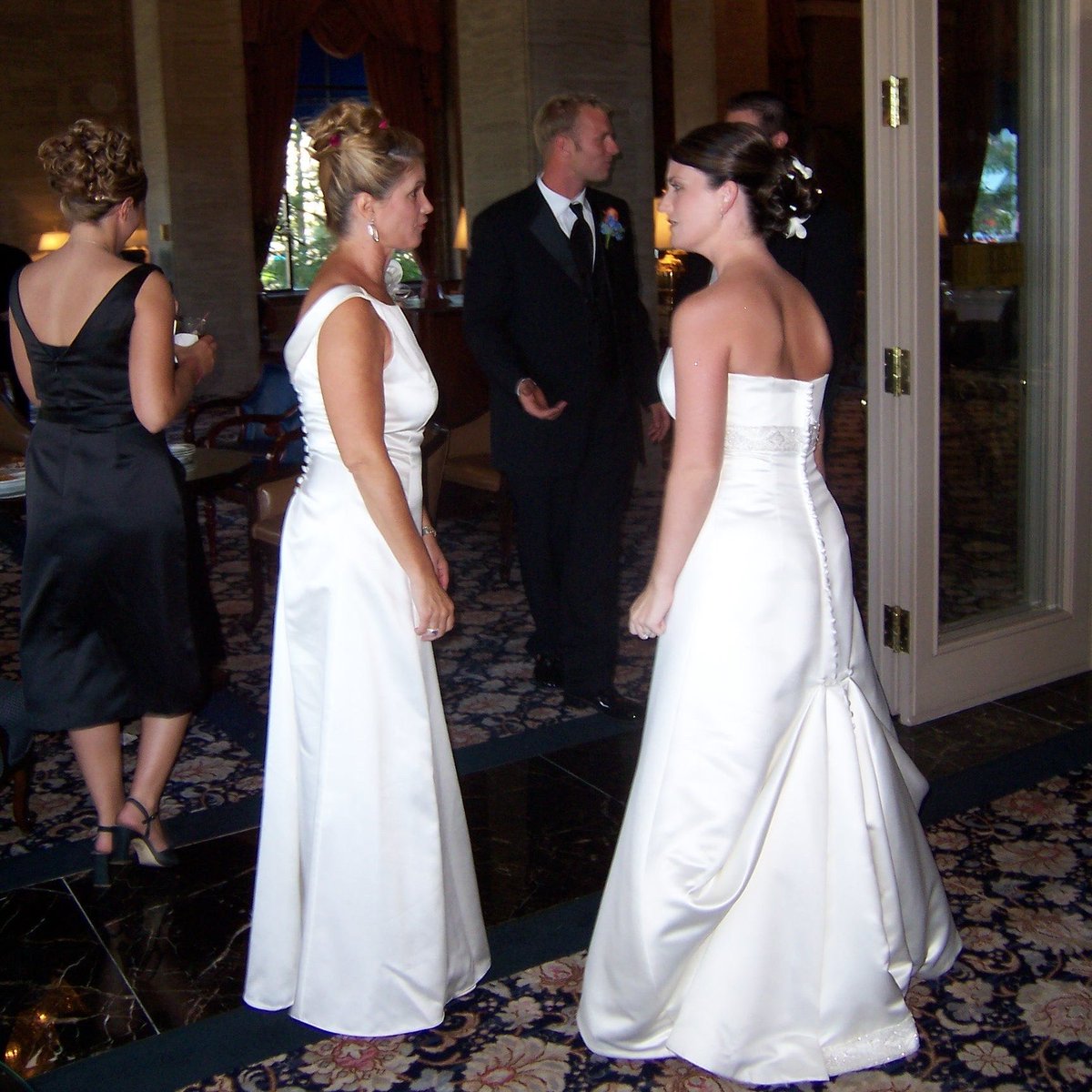 rahhead01's tweet photo. Wearing a bridal gown when you aren’t the bride! #ThingsToAvoidAtAWedding https://t.co/o7QTBSYmGf