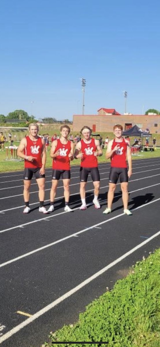 WlhsF's tweet photo. 4x200 relay team 1st place finish at BHHS. Set a new school record of 1:33.84!! https://t.co/T6iWMlt46F