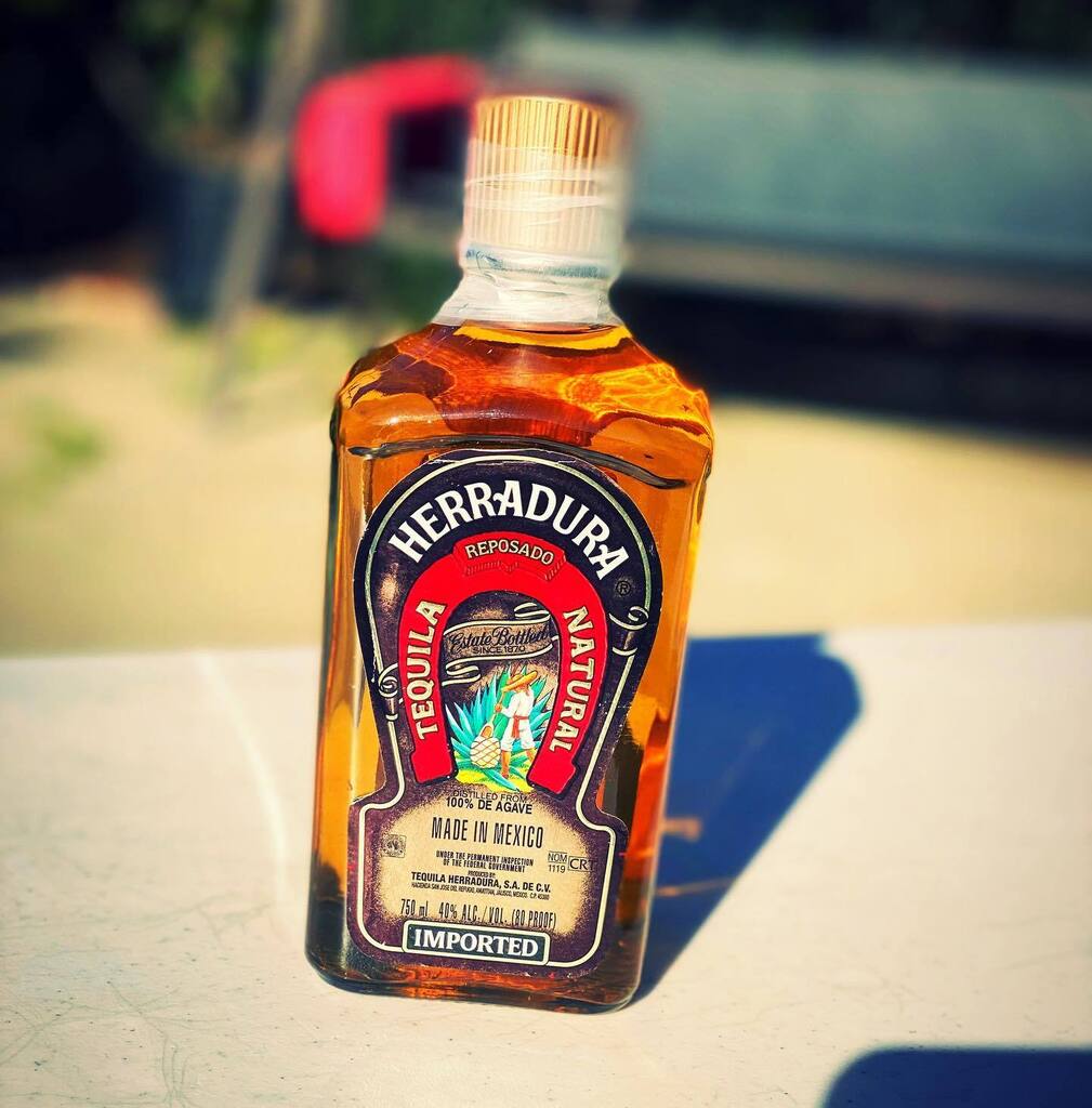 GranTequilas's tweet photo. 🍸📸@tequila_universe Back when Herradura used to be good.
I wish they kept the old ways of making this good juice
--
#tequila_universe

Double Tap 🍸🍸 Me Gusta!
TAP BIO for More!
.
.
.
.
#grantequilas #tequila #margarita #margaritas #margaritaville #tequilasunrise #tequila… https://t.co/dn154Pf5PM
