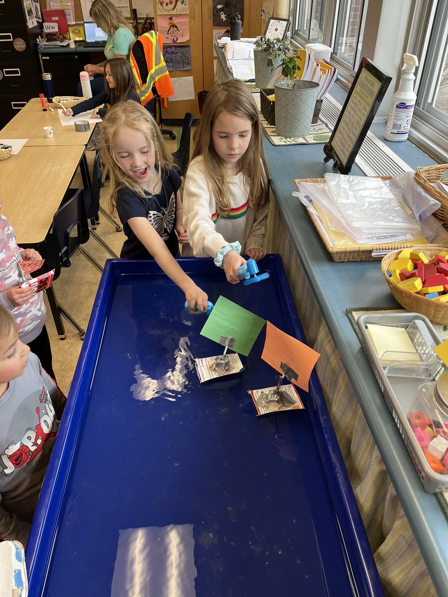 Yesterday we learned about wind and created boats out of recycled materials and today we got to race them! We had a blast figuring out whose boat was the fastest 💨⛵️