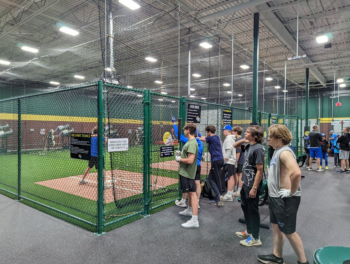 DBAT_Brookfield's tweet photo. Brookfield Lancers JV team in the house last night for a team bonding event. They got some good food, and some work in. Good luck boys on the season! @BCLancrBaseball #betterthanyesterday #DBATBrookfield https://t.co/yMiXjRJGjv
