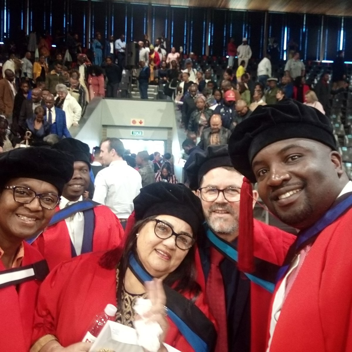 TawandaHove2's tweet photo. All the sleepless nights finally paid off... @UFSweb #SustainableAgriculture #RuralDevelopment #Kovsie https://t.co/quneoWqPyy