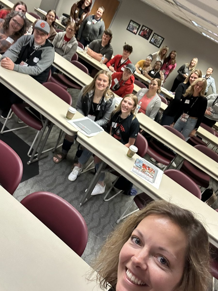 meggieyoung1's tweet photo. Did my first welcome as interim Dean and director @OhioStateLima  

The future is looking bright!! https://t.co/WOdqqizqNJ