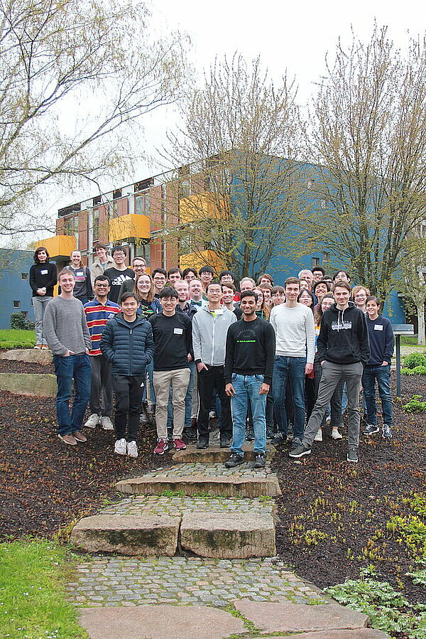agarciapage's tweet photo. Extremely nice the @MPGCQM school on Modern Topics in Condensed Matter hosted by @mpi_pks.  A lot of cool Physics (including lab visits to @mpi_CPfS) and even an excursion to Sächsische Schweiz!! https://t.co/pUCw3ja1vr