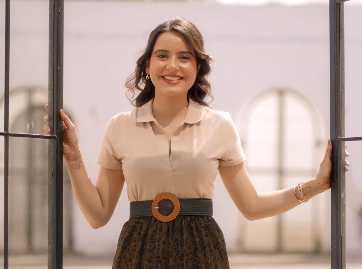 triggeredAlank's tweet photo. Ok, but she done too good in her first MV, isn't she?

NISCHAY'S FIRST MUSIC VIDEO
#TumMere2ByFukraInsaan https://t.co/dXhPiVVKLU