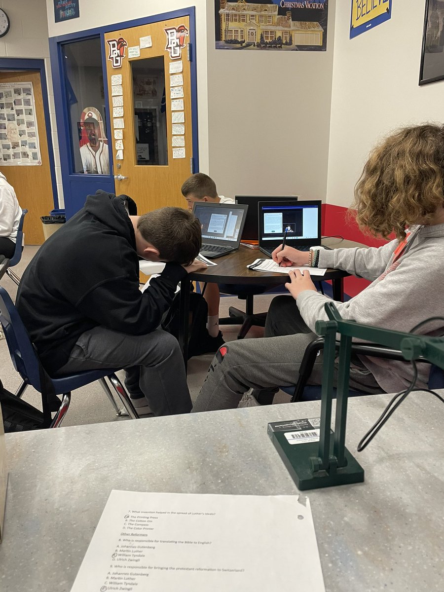 MrJohnsonPJHS's tweet photo. The students are working together to understand different perspectives people had during the Reformation. Who was for it, and who was against it? #putyourselfintheirshoes #WeArePiqua https://t.co/Ifv3nb8hlG