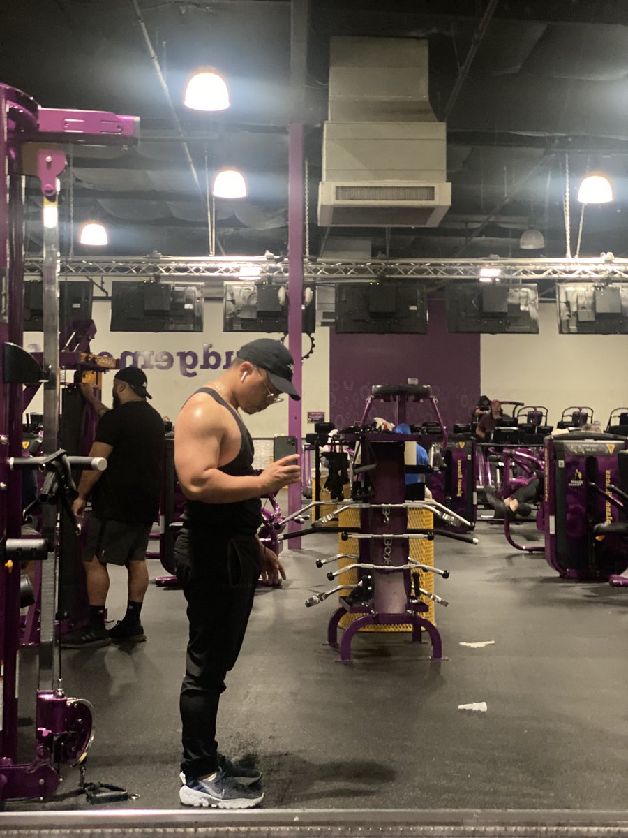 jefftellem's tweet photo. I’m 5’6 and 190lbs. https://t.co/7xjIBl9ESv