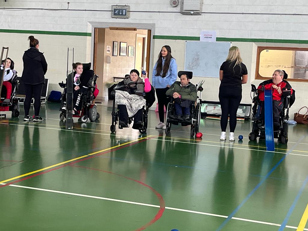 IrishBoccia's tweet photo. Denise Bermingham brought boccia to Tralee recently #bringingbocciaaroundireland
@ParalympicsIRE @DeniseBermingh2 @deniese_o @DenisMToomey @padraicsboccia @littlemssportie @Padjoe92 https://t.co/qewxdsngl0