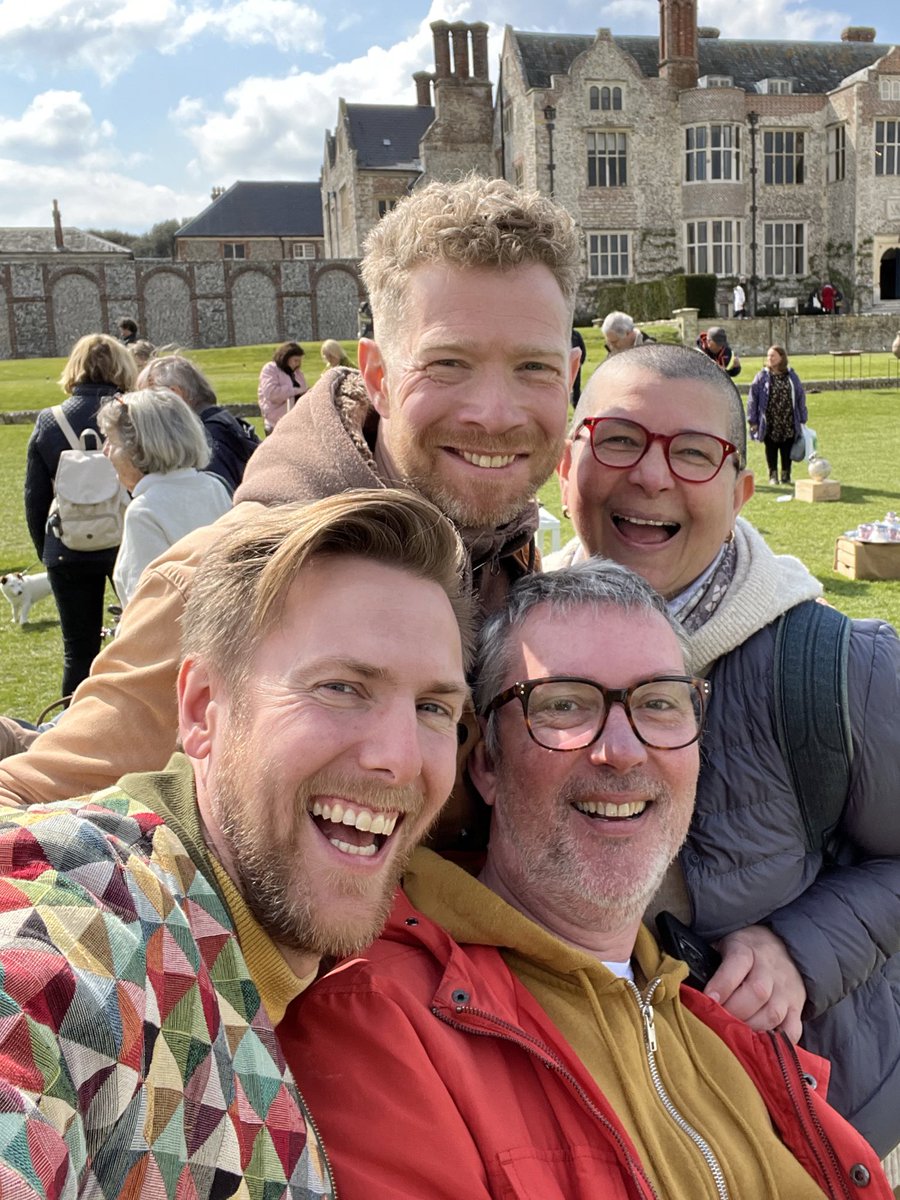zebsoanes's tweet photo. A gorgeous day pottering with these @PotteryThrow potters at @potfest at @GlyndePlace | @Chris_Ceramics @derekharbinson and #Fabiola ! https://t.co/TDIvWDg2he