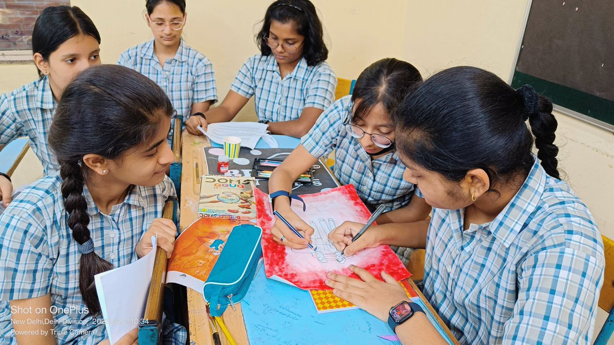 Ritika1977's tweet photo. Ss of grade X @ahlconintl explored  #designthinking  Module through an activity- Creative Art Interchange. The Ss collaborated &amp; creatively created artwork, stories, self composed poems and songs #Nationalism @y_sanjay @pntduggal @ashokkp @kandhari_ekta https://t.co/mJvoejGoIM