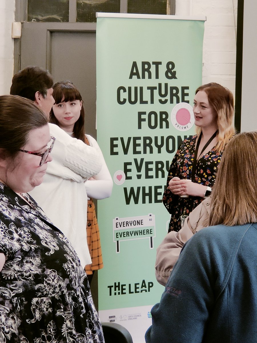 theleapBD's tweet photo. Networking &amp; samosas! Thank you to @kawacc_keighley for hosting an excellent lunchtime session.  Pete Massey from @ace_national gave useful funding insight for arts and culture representatives in #Keighley.  Lots of useful connections made &amp; ideas shared.
@CreativeKly https://t.co/DkvrrM6Ary