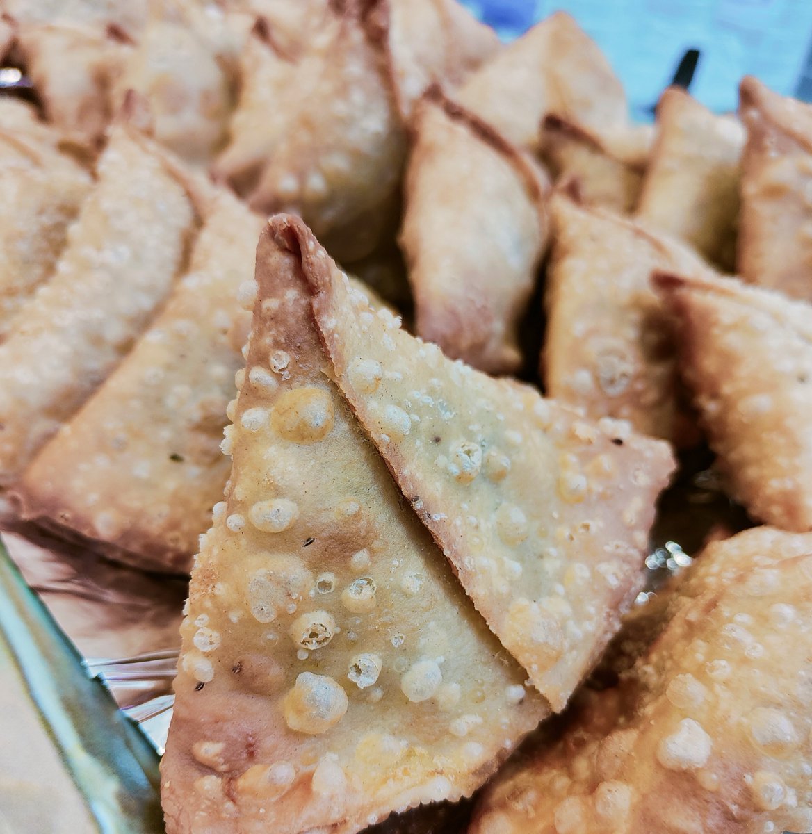 theleapBD's tweet photo. Networking &amp; samosas! Thank you to @kawacc_keighley for hosting an excellent lunchtime session.  Pete Massey from @ace_national gave useful funding insight for arts and culture representatives in #Keighley.  Lots of useful connections made &amp; ideas shared.
@CreativeKly https://t.co/DkvrrM6Ary