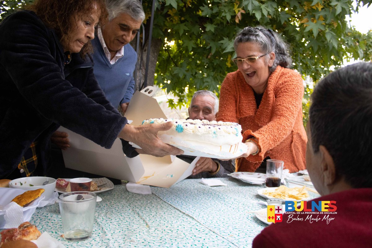 municipiobulnes's tweet photo. 👩🏻‍🦳Aniversario Club adultos mayores Los Libuyanos
🔸Con gran alegría se vivió el aniversario del club de adulto mayor Los Libuyanos, actividad que contó con la presencia del alcalde Guillermo Yeber Rodríguez, donde compartieron un rico almuerzo y un grato momento de recuerdos.🫂 https://t.co/buGk2v34rn