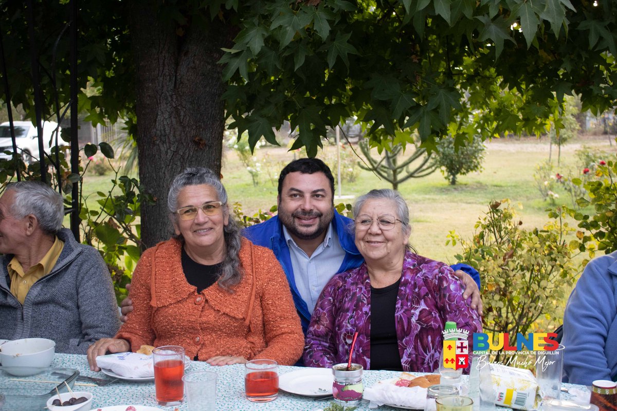 municipiobulnes's tweet photo. 👩🏻‍🦳Aniversario Club adultos mayores Los Libuyanos
🔸Con gran alegría se vivió el aniversario del club de adulto mayor Los Libuyanos, actividad que contó con la presencia del alcalde Guillermo Yeber Rodríguez, donde compartieron un rico almuerzo y un grato momento de recuerdos.🫂 https://t.co/buGk2v34rn