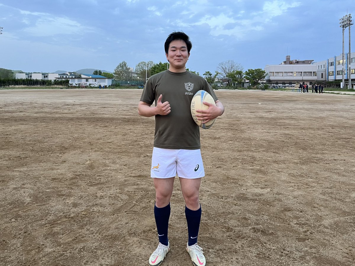 okadairugbyclub's tweet photo. 今日は予定を変更して、入部してくれた子とタッチフット中心の練習を行いました！🏉
彼もすっかりラグビー部に馴染んでいます😌
いつも来てくれてありがとう！！🙌🏻
そしてついに明日は新歓最終日です！
17:00から陸上競技場で運動会を行います🎌
景品も用意しているので皆さんぜひ参加してください💁🏻💁🏻‍♀️ https://t.co/jJHe3hWi1d