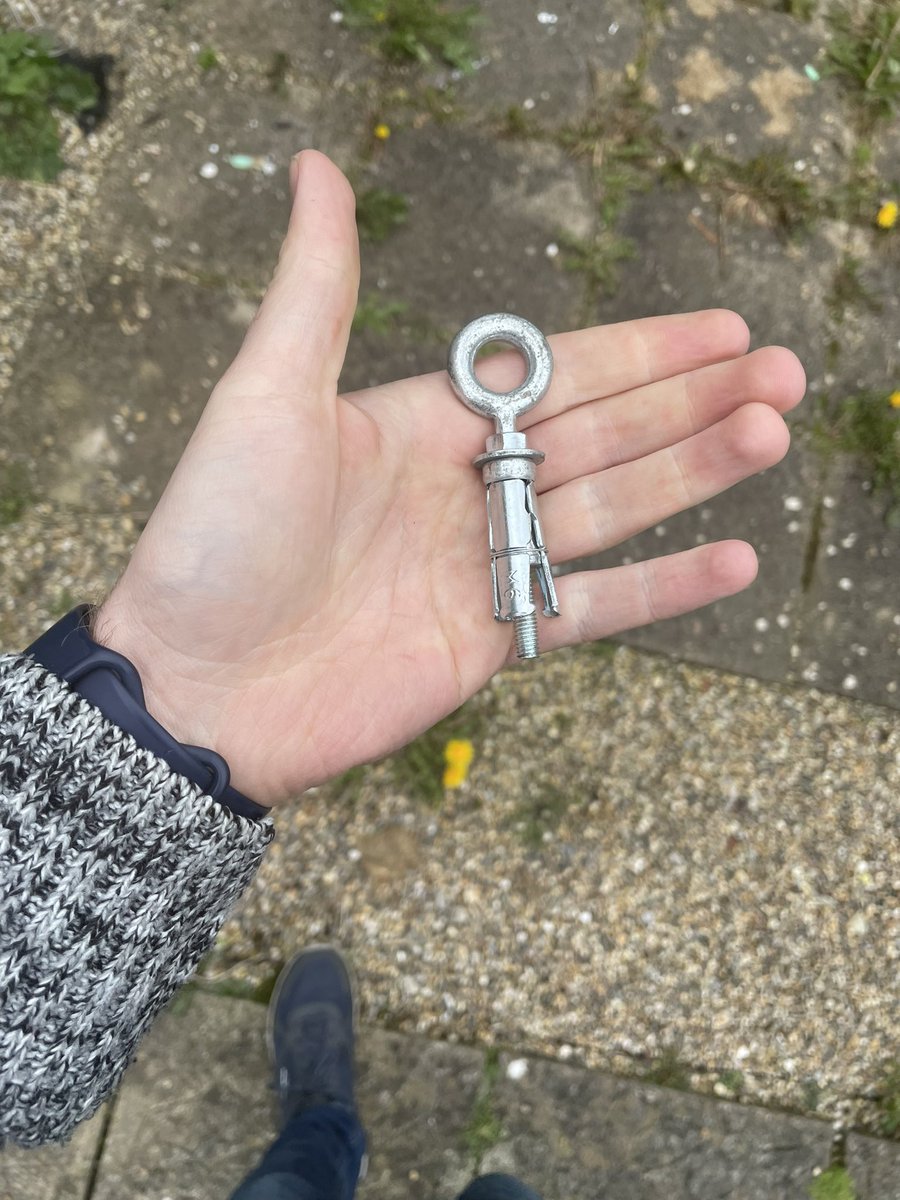 danielk1991's tweet photo. Mum recently took out fiber broadband with @SkyIreland An engineer from @openeir / @group_kn called today to install. They said they couldn’t because of house insulation was told to find someone else to do it. What’s my 70 year old mum supposed to do with fiber wire and brackets. https://t.co/YEGsYkErQa