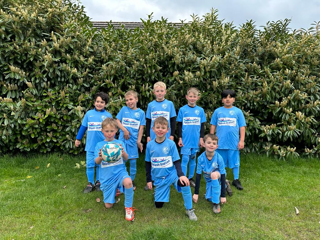BAFC_Tweets's tweet photo. We are super proud of our u8s Sniperz this season as they pose in their training kit 📸 https://t.co/UKr1fZRWP8