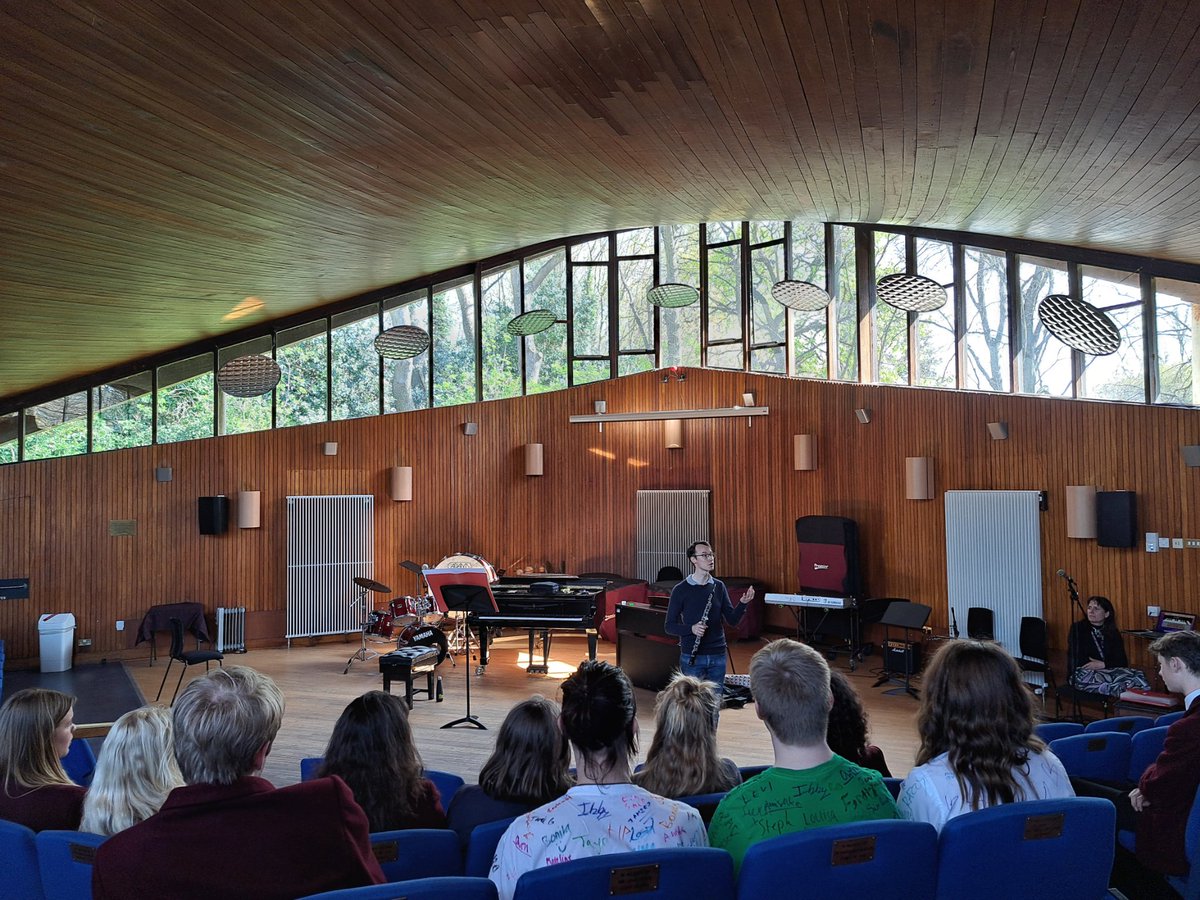 MusicGWC's tweet photo. A memorable final lesson before exam leave for the A level and Higher classes, our oboe teacher Mr Kelman giving a talk about, and performance of, Berio's Sequenza VII for oboe! Some fantastic questions in response, and a fascinating insight in extended techniques. https://t.co/pObrKjpJRH
