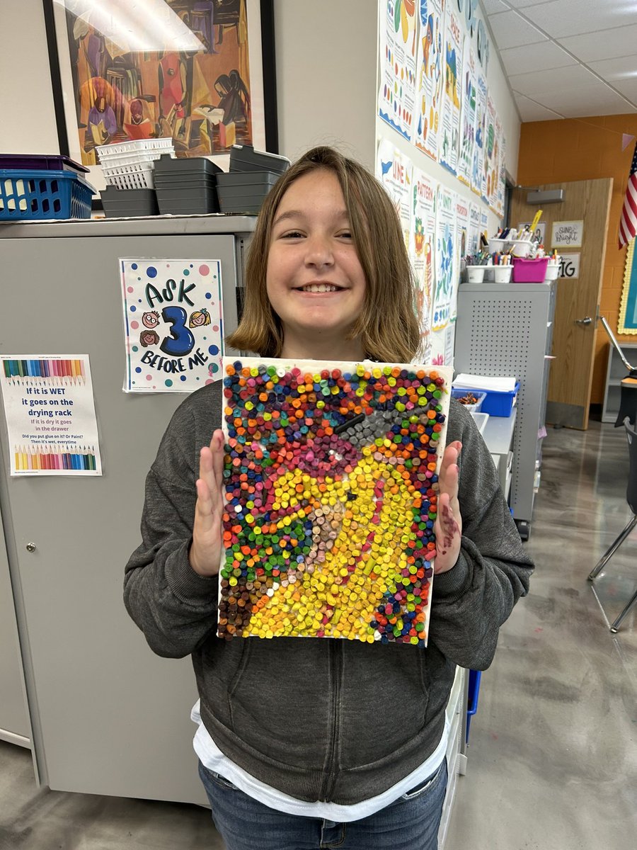 So proud of Elyn!! She has worked on this crayon mosaic for weeks in GT art. Way to go Elyn! @MrsWillis_CTE @MrsDarnell_CTE #ProudtobeCTE