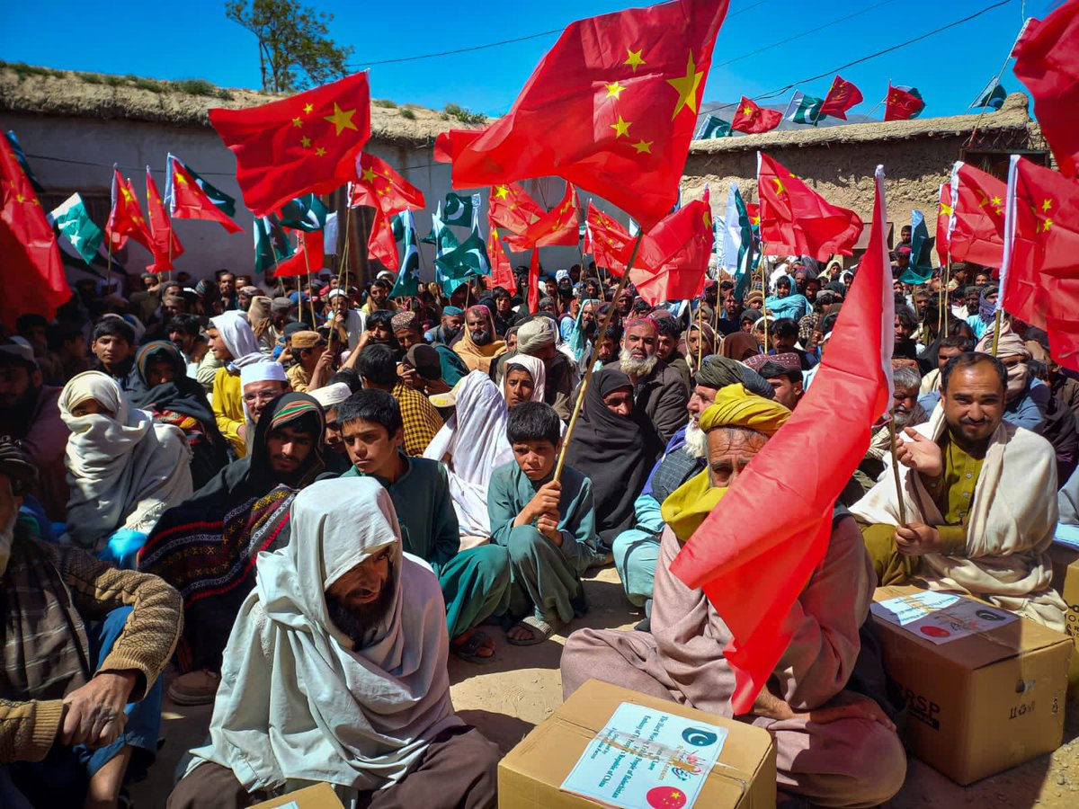 FOCFofficial's tweet photo. Following the spirit of Ramadan the embassy of china donated food packs to the hard working &amp; honourable tribal families of balochistan  the tribesmen highlighted the importance of Pak China friendship through love &amp; best wishes.Their commitment to this friendship is remarkable. https://t.co/3qVEONaEC8
