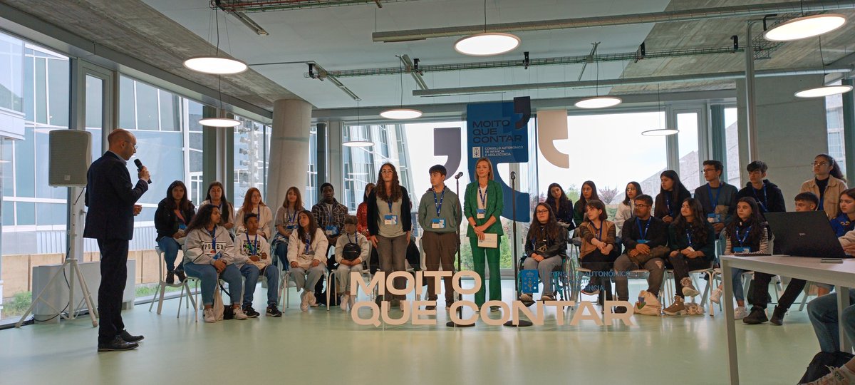 UNICEFGalicia's tweet photo. O Consello Autonómico de Infancia e Adolescencia creado pola @Xunta xa é unha realidade. Parabéns aos nenos, nenas e adolescentes que hoxe participaron na sesión de constitución, 15 deles representantes de espazos locais de #ParticipacionInfantil.
#MoitoqueContar https://t.co/vC7Ez0z3Q5