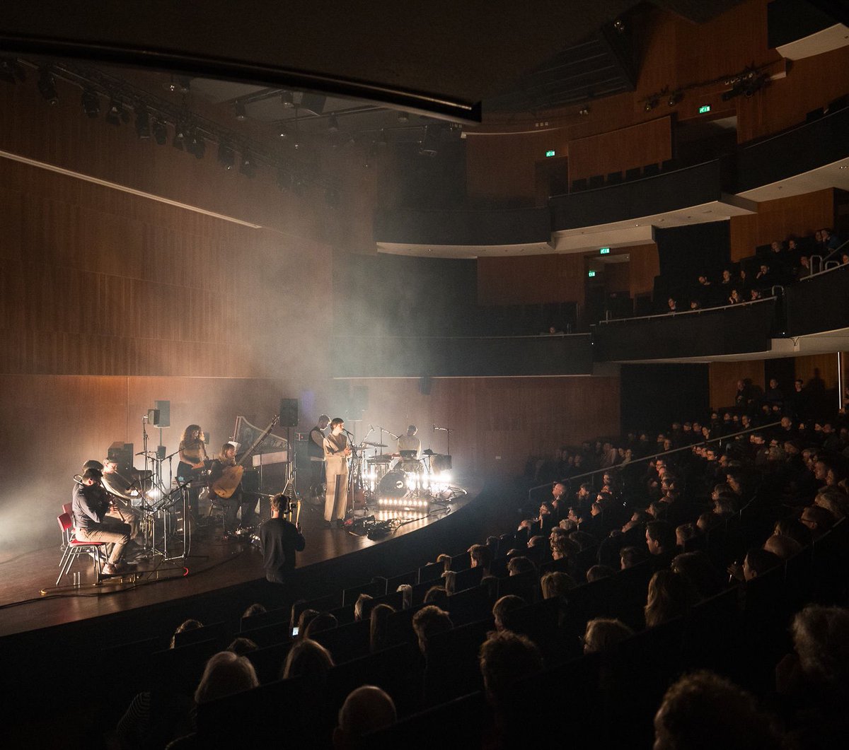 Excited to announce we will be playing our show with the BOX ensemble again this Summer! Can’t wait to hear a cornetto at this venue known for its famous reverb🗣️

July 15 - Stevenskerk - Nijmegen

doornroosje.nl/event/luwten-x…

Pic by Ward Mevis
Concert presented by Birds Of Paradise