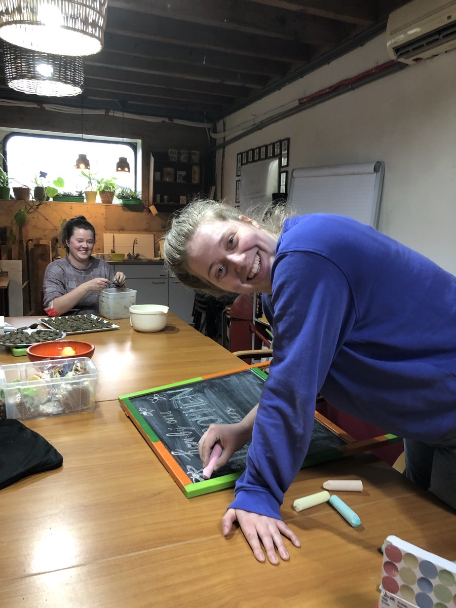 GrrGardenersNL's tweet photo. Druk met het voorbereiden van het 'Buiten de Perken' festival.
Het is morgen! Kom je ook?
https://t.co/mfucnOW0VK
#Utrecht #workshops #plantenmarkt #nationalezaaidag #Zuilen #rondleiding #expo #kinderprogramma ^Jenny https://t.co/CvZ73l8e8M