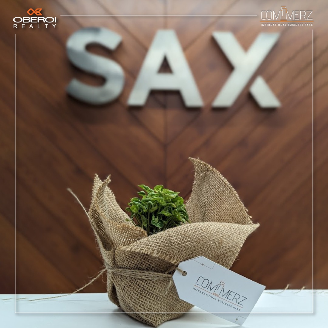 oberoirealty's tweet photo. This Earth Day, we celebrated our commitment to conserving the bounties of Mother Nature by presenting clients at International Business Park with the precious gift of a sapling. We are grateful to share this vision of a green planet for generations to come. Happy Earth Day! https://t.co/jXhN7E2C1y