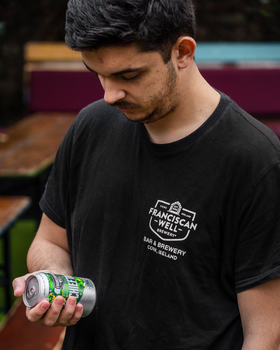 FranWellBar's tweet photo. The weekend is finally here !!
Don't forget to indulge in our amazing t-shirts and Chieftain beers brewed by @FranciscanWell
The best way to enjoy your weekend 😄
#franciscanwellbar #franciscanwellbrewery #chieftan #itscorkliketshirt #beerlover #corkcityireland https://t.co/s6p5sUjWiA