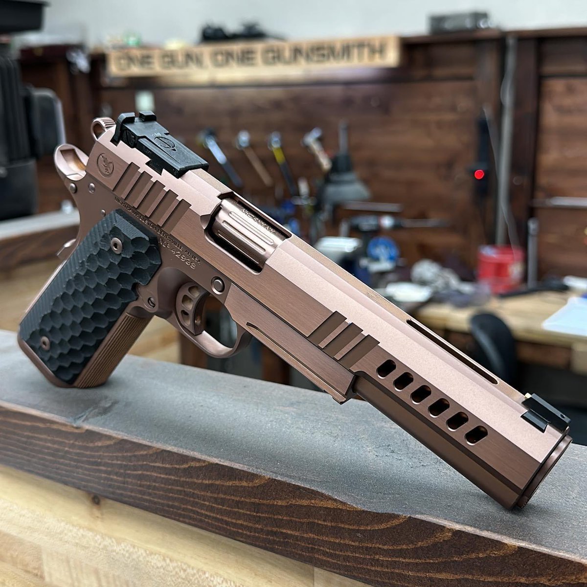 NighthawkCustom's tweet photo. Any 6โ Longslide fans?
This Nighthawk Custom Chairman 6โ 9mm finished in all rose gold ๐ฎโ๐จ
#NighthawkCustom #Chairman #Longslide #RoseGold #Custom1911 #NighthawkCustomChairman https://t.co/7bOQ8ZwgMD