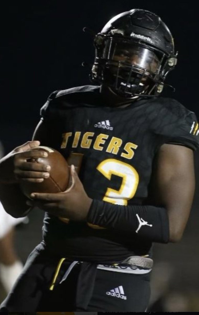 TroupRecruitz's tweet photo. 2024 Harris County HS ILB Mataye Youman @MatayeY 5’10” 235lbs is visiting Valdosta State University @valdostastatefb today for their Junior Day & Spring Game. #CountyWay #RecruitTheCounty @RecruitGeorgia @CoachTEarley https://t.co/CUpKs6GlR7
