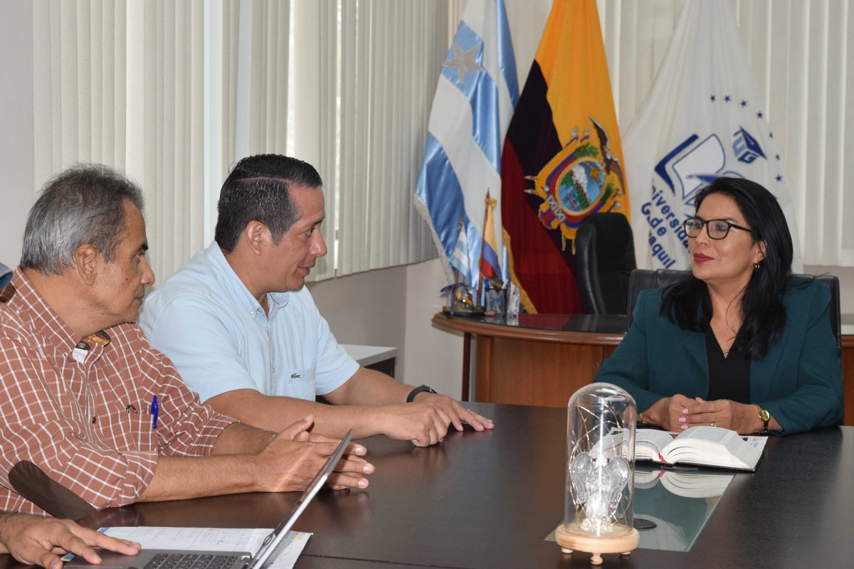 SofiaLovato_ug's tweet photo. Nos reunimos con la Dirección de Infraestructura y Obras Universitarias y la Gerencia General de la @ugep_ec, para conocer el avance del proyecto del “Bloque A”, de la Facultad de Ciencias Administrativas y garantizar una óptima ejecución de la obra, que beneficiará a la UG. https://t.co/JNakRF05T4