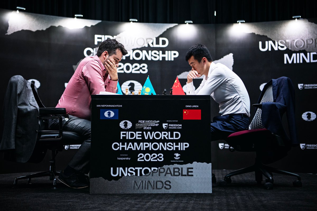 FIDE_chess's tweet image. Game 9: Ian Nepomniachtchi - Ding Liren ½-½

The tension in game 9 eventually peters out to a draw, leaving Ian Nepomniachtchi one point ahead of Ding Liren with 5 games remaining. #NepoDing

📷: Stev Bonhage