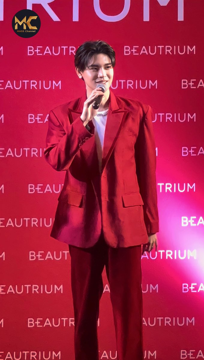 M_MassChannel's tweet photo. “หยิ่น อานันท์ ว่อง”
พกพาความหล่อมากับสูทสีแดง
ในงาน  BEAUTRIUM 
📍ที่ เซ็นทรัล เวสต์เกต

#เจอหยิ่นที่บิวเทรี่ยม
#yinyin_anw https://t.co/eji42Gzqia
