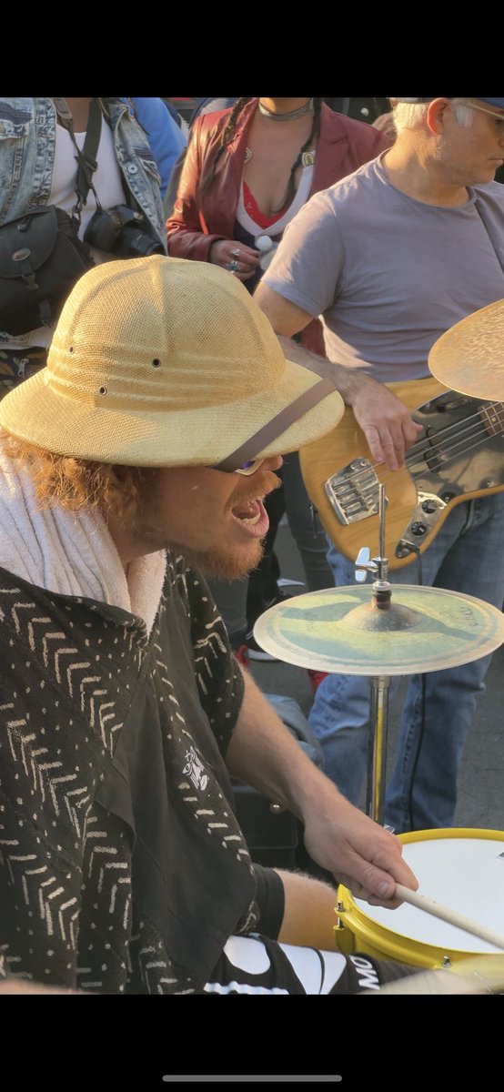 edtrees's tweet photo. 420 at Washington Square Park https://t.co/KY0qzwAzre