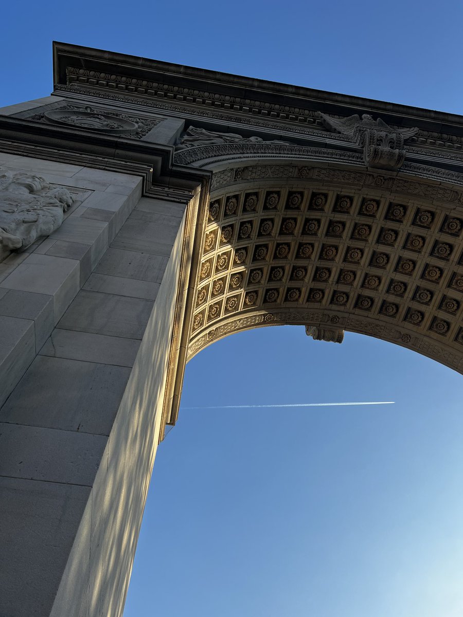 edtrees's tweet photo. 420 at Washington Square Park https://t.co/KY0qzwAzre