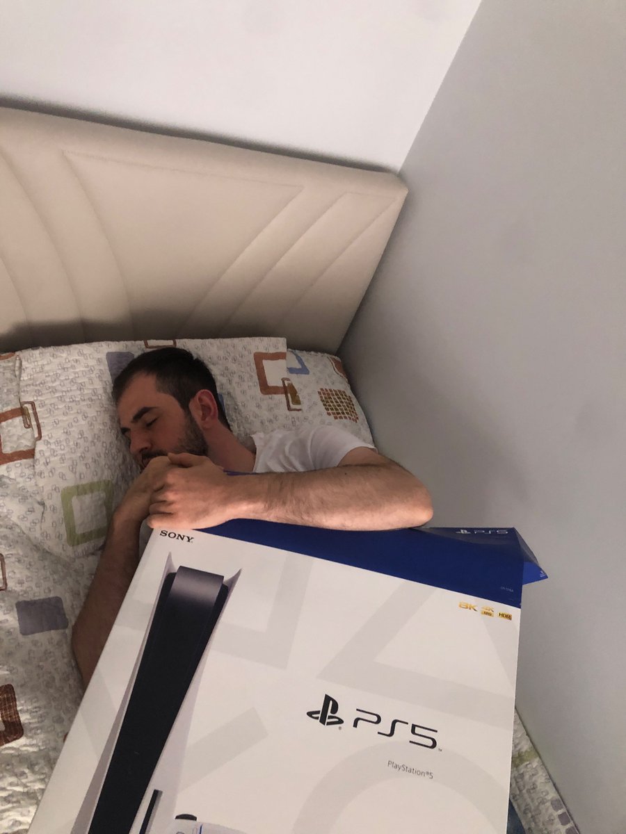 emircanalkas2's tweet photo. Arkadaşlar ben böyle uyandım

@PlayStationTR https://t.co/szV1fcRMZB
