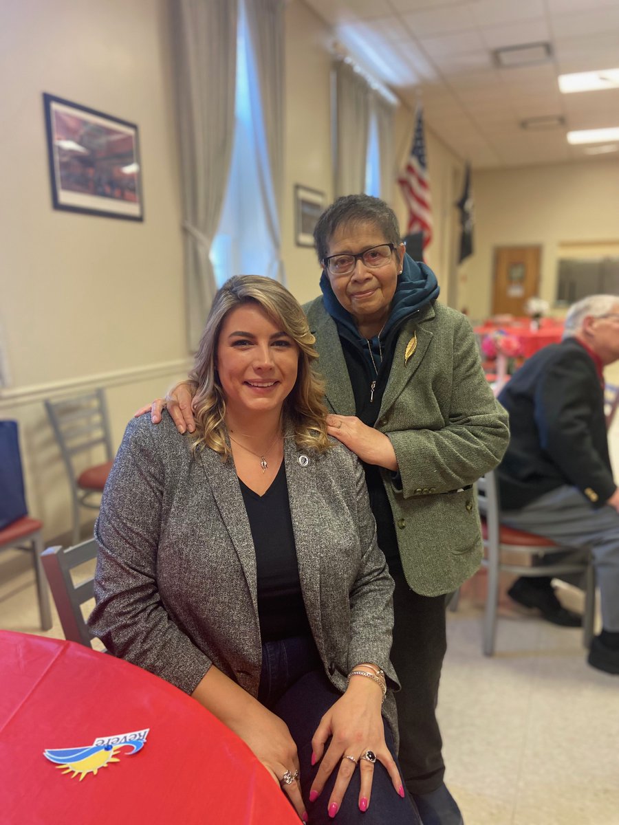 masspodiatrists's tweet photo. Much appreciation for Revere’s Rossetti-Cowan Senior Center hosting our free foot clinic and education event yesterday. It was an honor to have State Rep. @jessicagiannino join us! Many thanks to our volunteer doctors, David Alper, DPM, and Emily Curley, DPM. #BecauseFeetMatter https://t.co/NK5Y5MpQvj