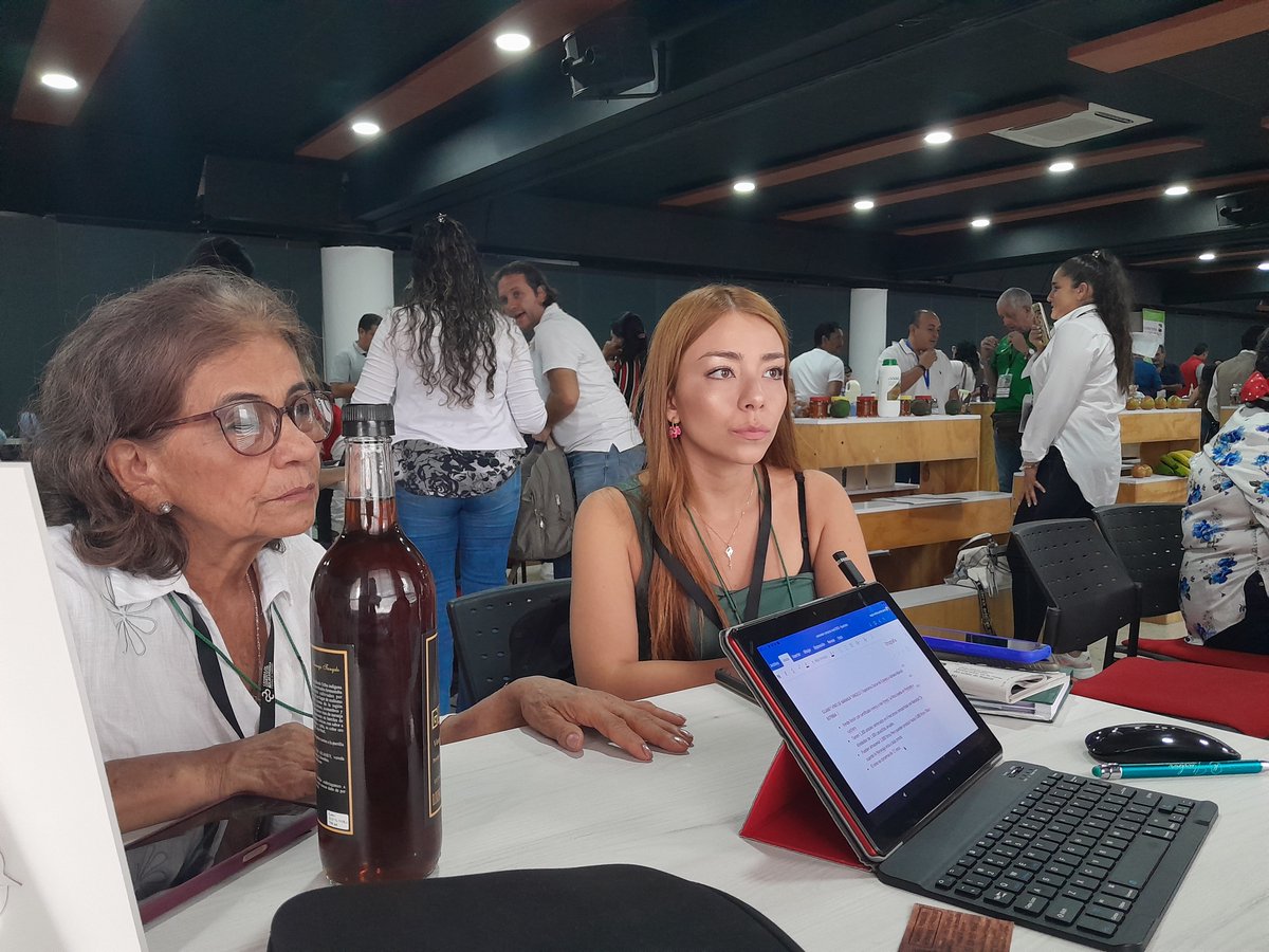CCBucaramanga's tweet photo. #AEstaHora inicia la undécima versión de #CompraRural en @CenferSA, la rueda de negocios organizada por la #CCB y @ccbarrancabja, para potenciar el relacionamiento y la proveeduría de los agroproductores de Santander. #Agroferia https://t.co/HYdsgMVBao