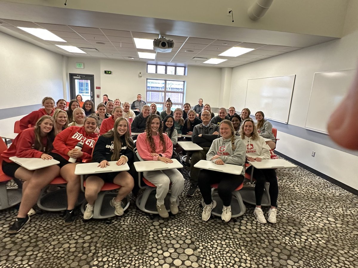 What a great surprise- <a href="/HarrySmith/">Harry Smith</a> dropped by for a chat with the team!  #AboveandBeyond #DontBaverage. #Lifelessons #Lovethosechairs🤣