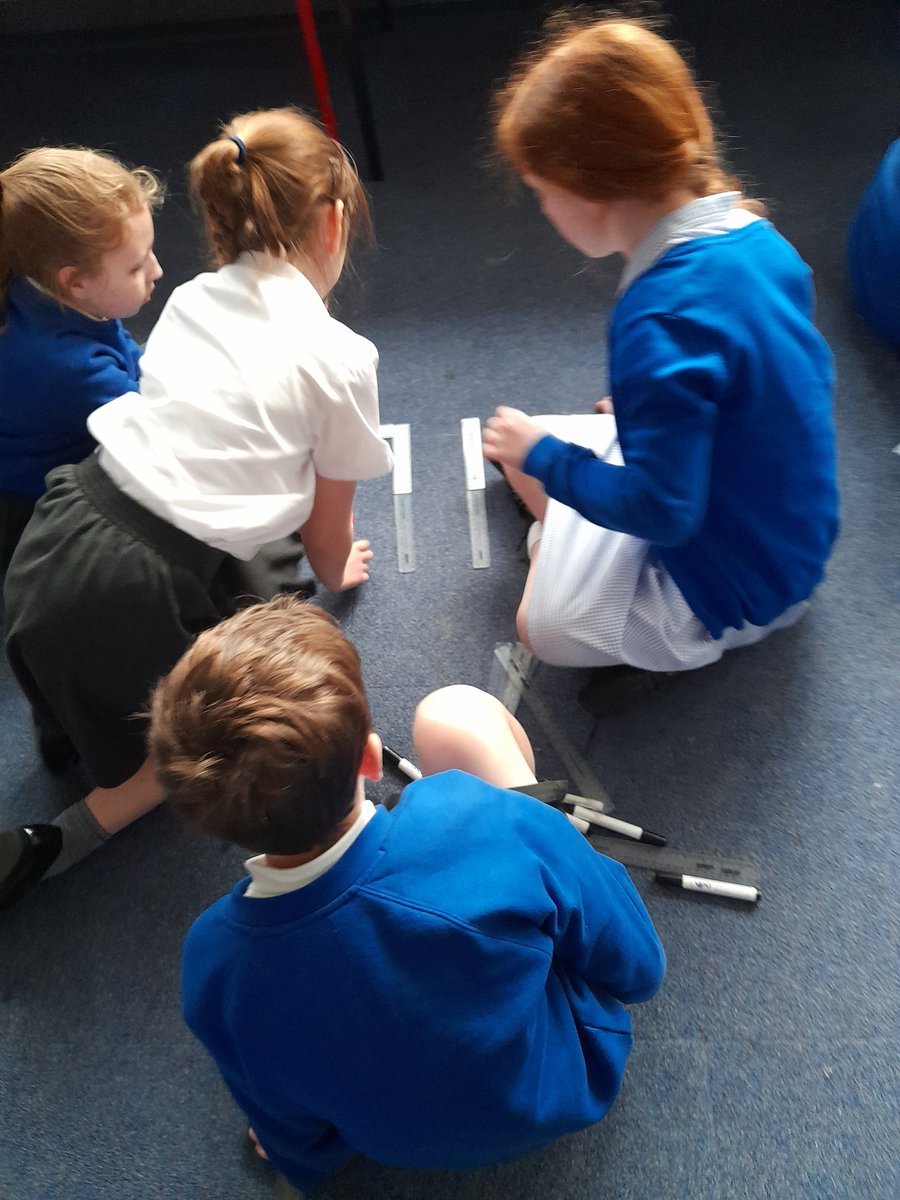 MGLWorld_Neil's tweet photo. This afternoon @GSPSIndia @GSPSRussia have been finishing off their sphero projects. Today they created their mazes and coded a Sphero Bolt around it. #GSPScomputing https://t.co/MsfDciRIT2