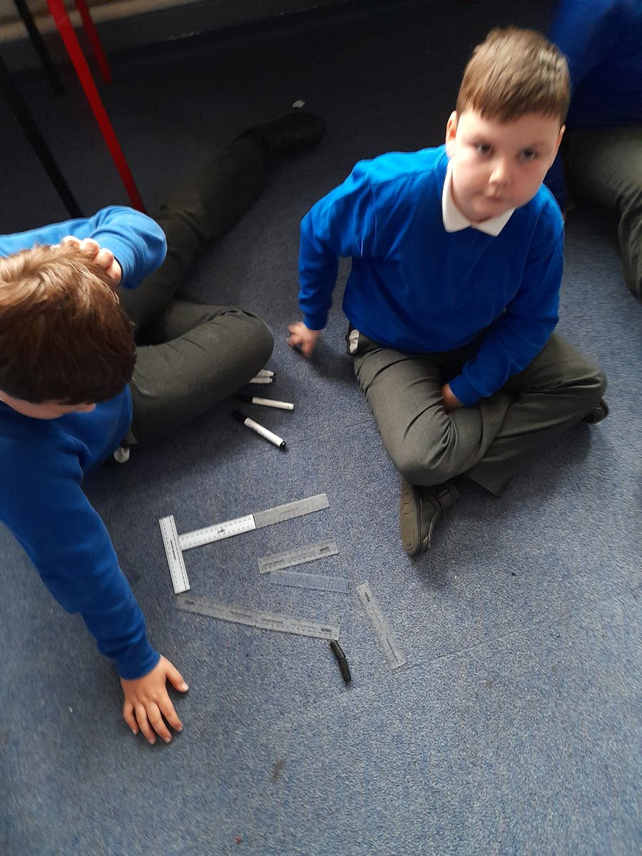 MGLWorld_Neil's tweet photo. This afternoon @GSPSIndia @GSPSRussia have been finishing off their sphero projects. Today they created their mazes and coded a Sphero Bolt around it. #GSPScomputing https://t.co/MsfDciRIT2